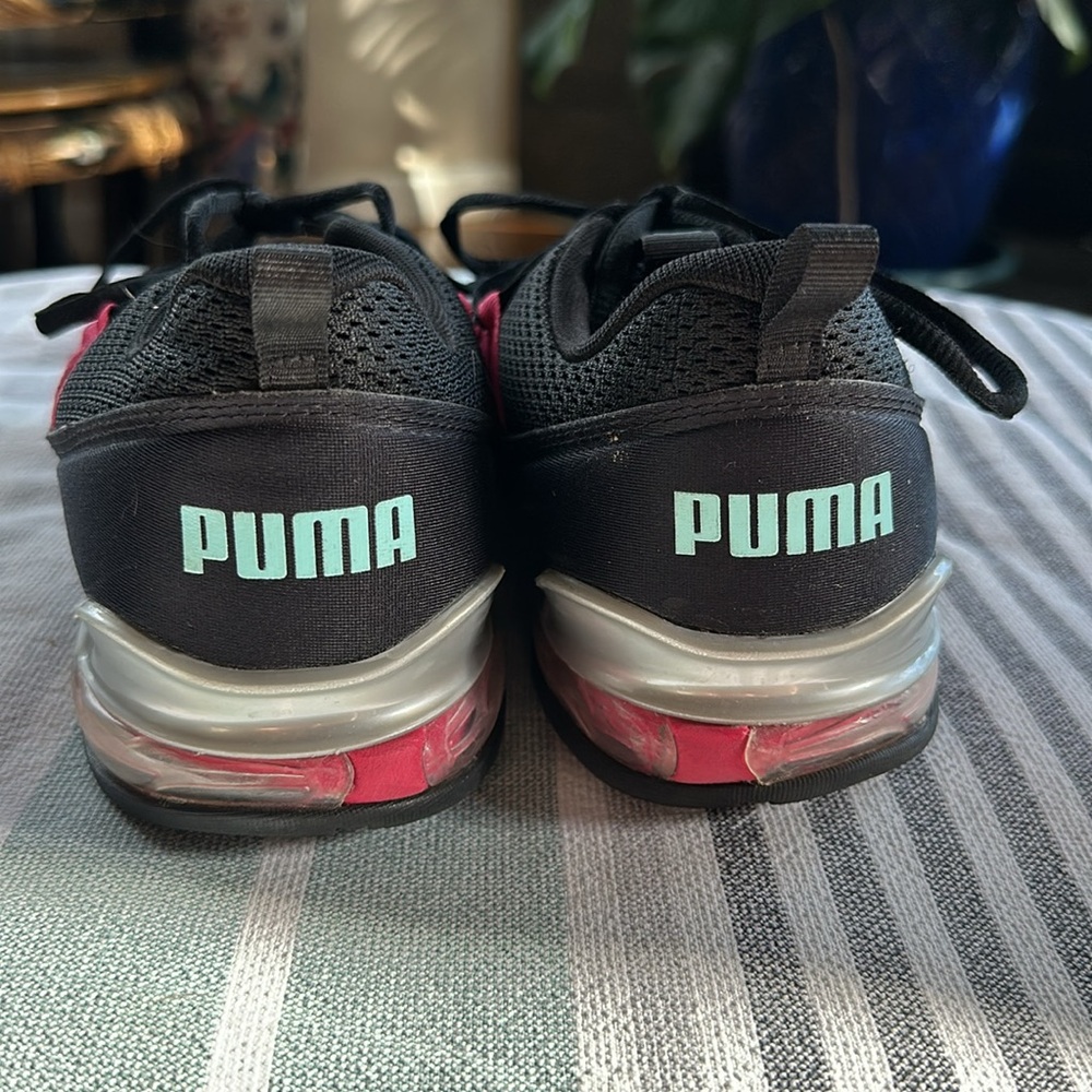 Puma Running Shoes - Picture 4 of 5